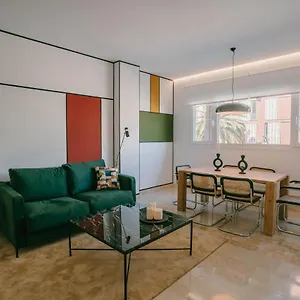 New Picasso Plaza - Apartament
